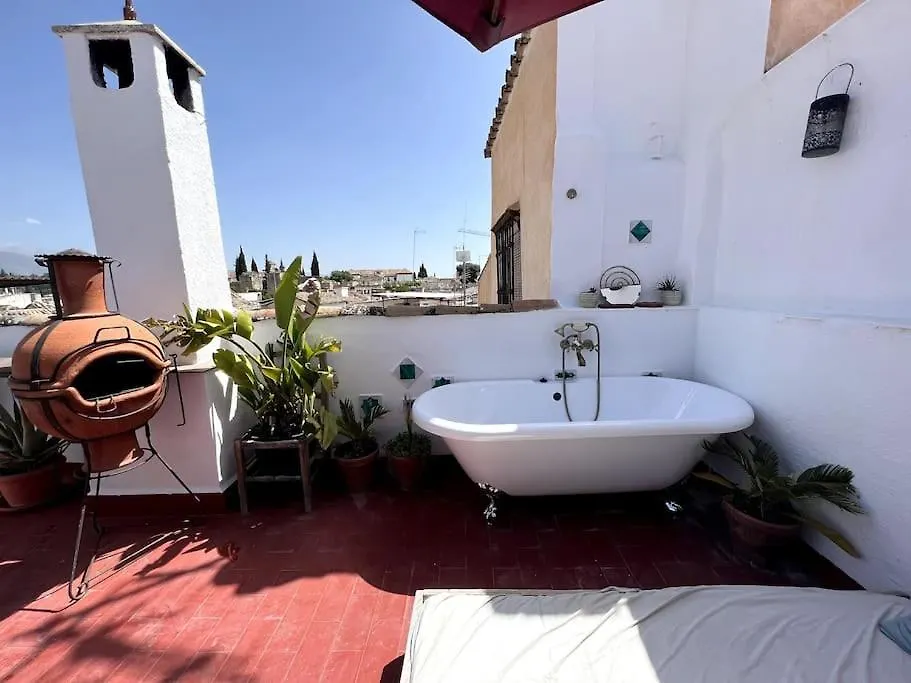 Cosy House, Sunny Terrace, Amazing Views & Outdoor Bathtub! Villa Granada Holiday home