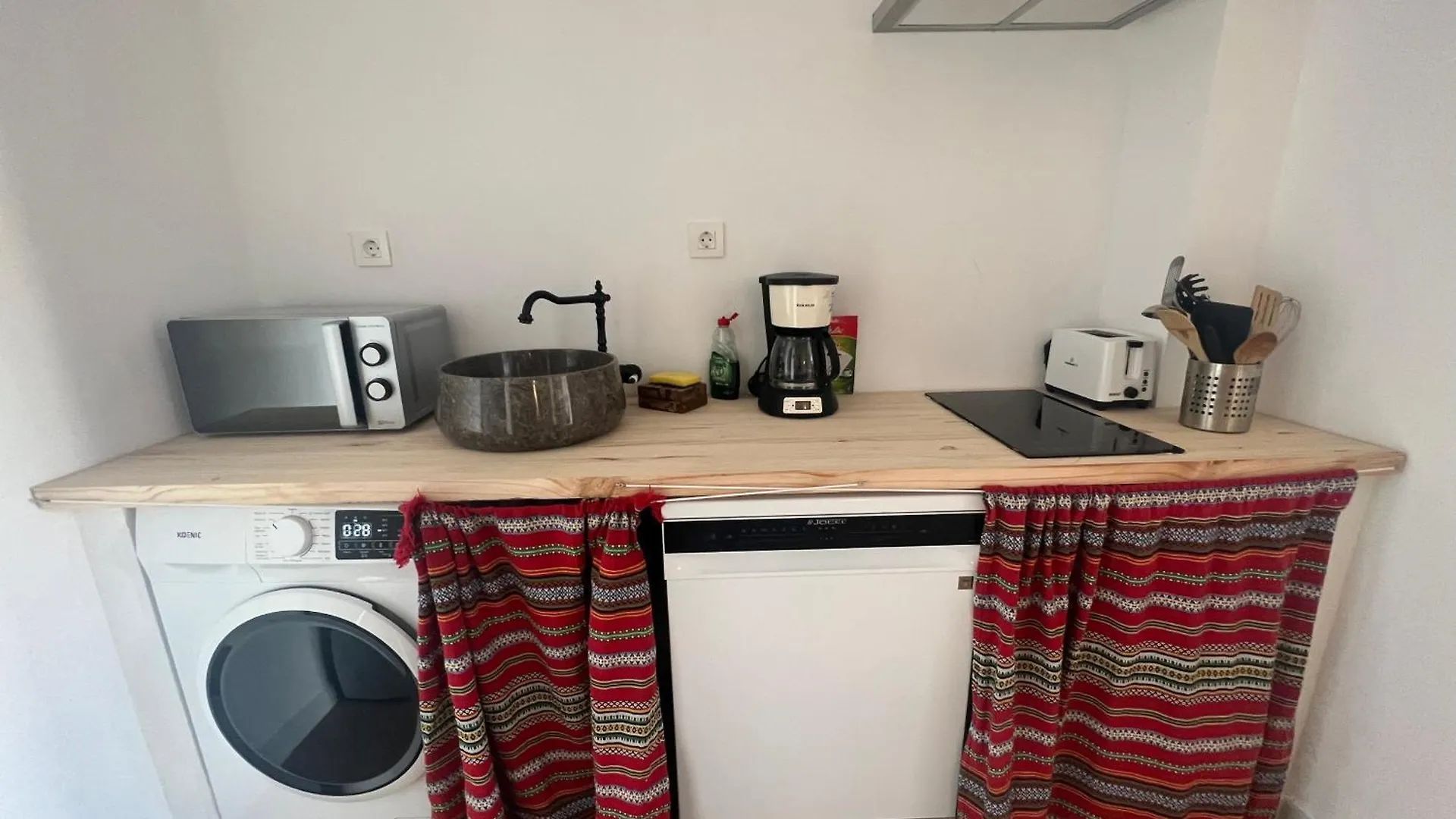 Holiday home Cosy House, Sunny Terrace, Amazing Views & Outdoor Bathtub! Villa Granada